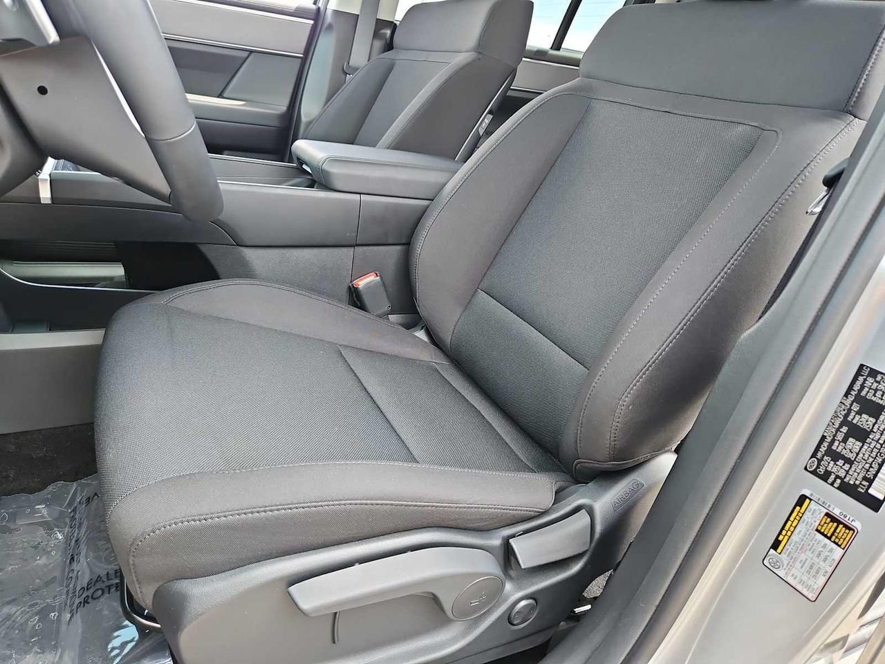 New 2026 Shimmering Silver Hyundai SE image 16