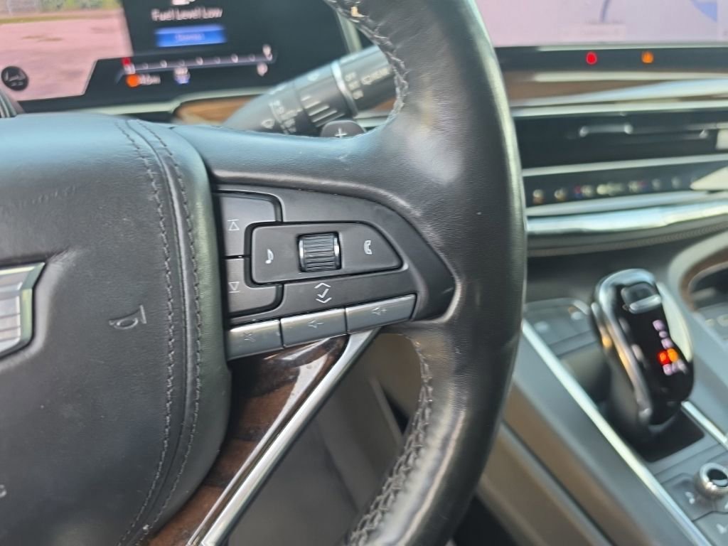 Used 2021 CRYSTAL WHITE TRICOAT Cadillac Sport Platinum image 21