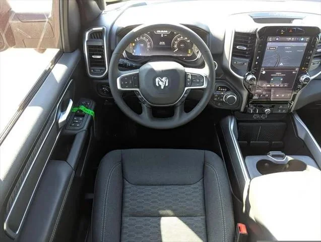 New 2026 Diamond Black Crystal Pearl-Coat Exterior Paint RAM BIG HORN image 14