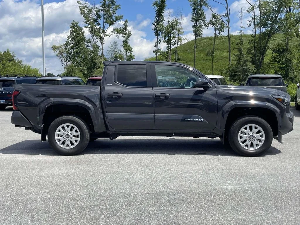 2024 Toyota Tacoma SR5 - Photo 30