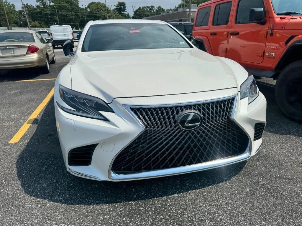 Used 2018 Ultra White Lexus 500 Base image 3