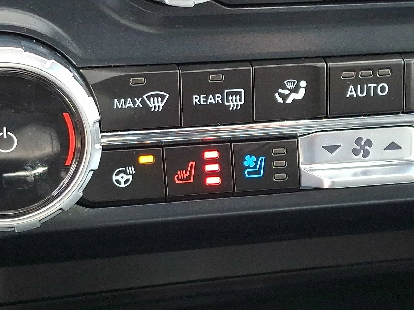 Used 2025 Agate Black Ford LARIAT image 25