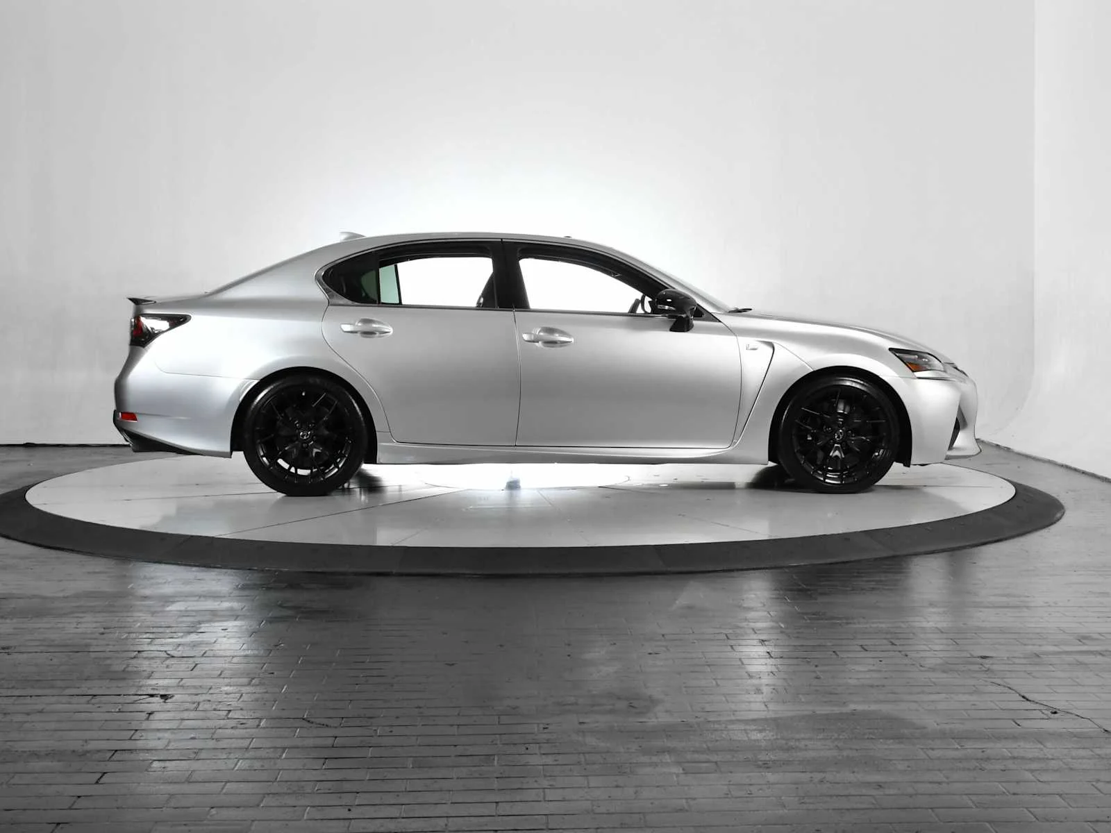 Used 2020 Liquid Platinum Lexus  image 7