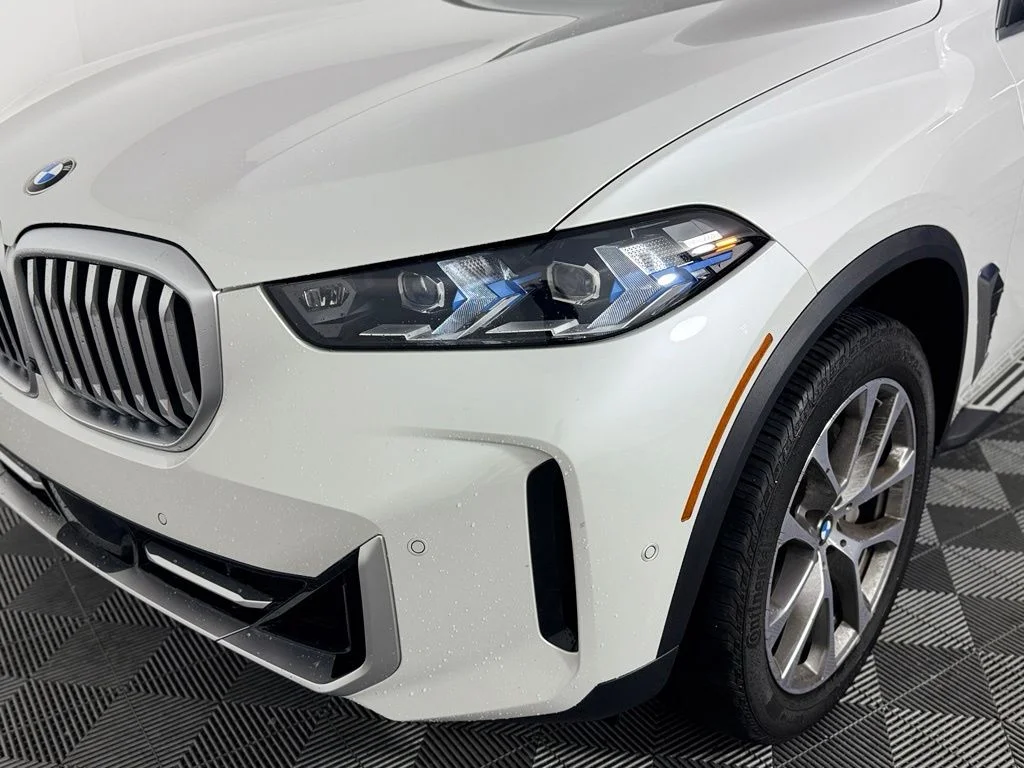 Certified Used 2025 Mineral White Metallic BMW xDrive40i image 10