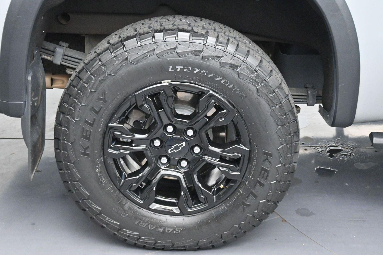 Used 2025 Slate Gray Metallic Chevrolet ZR2 image 36
