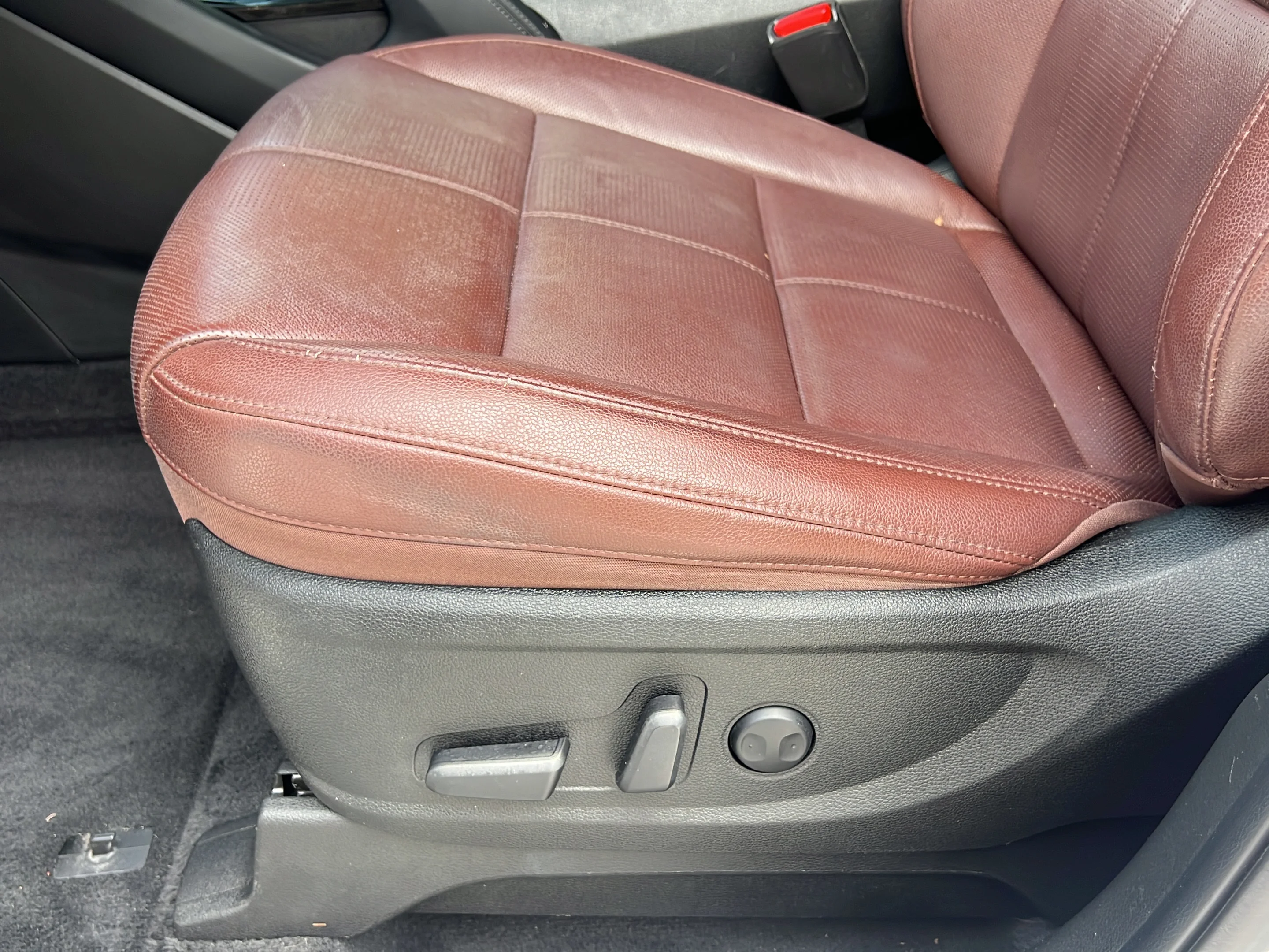 Used 2023 Glacial White Pearl Kia EX image 14