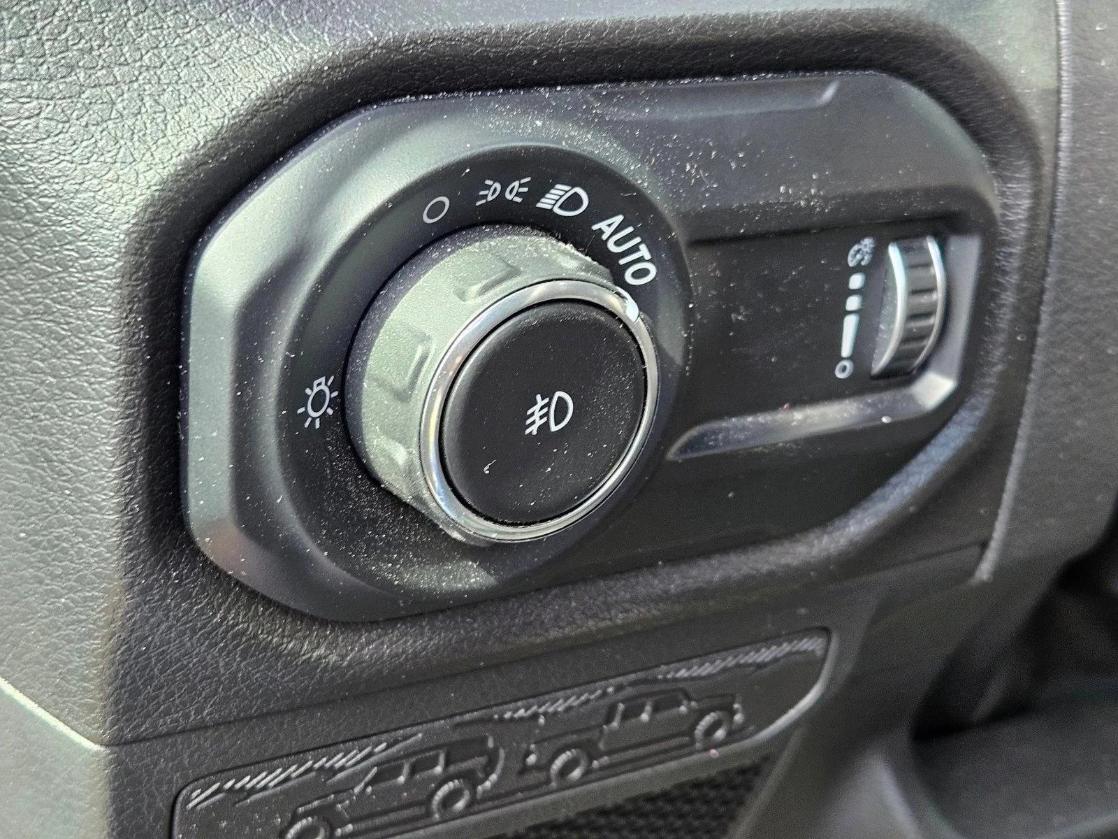 Used 2025 Hydro Blue Pearlcoat Jeep Sport S image 8
