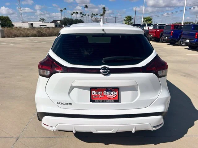 Used 2023 White Nissan S image 5