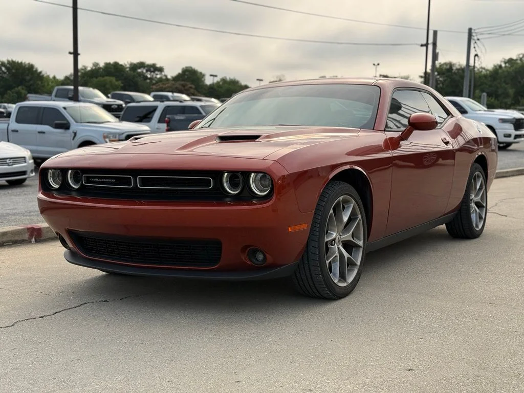Used 2023 Orange Dodge SXT image 2
