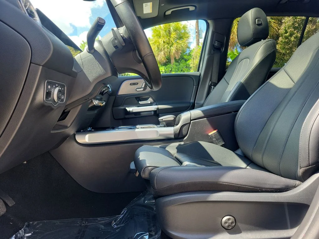 Used 2023 Black Mercedes-Benz 300 image 26