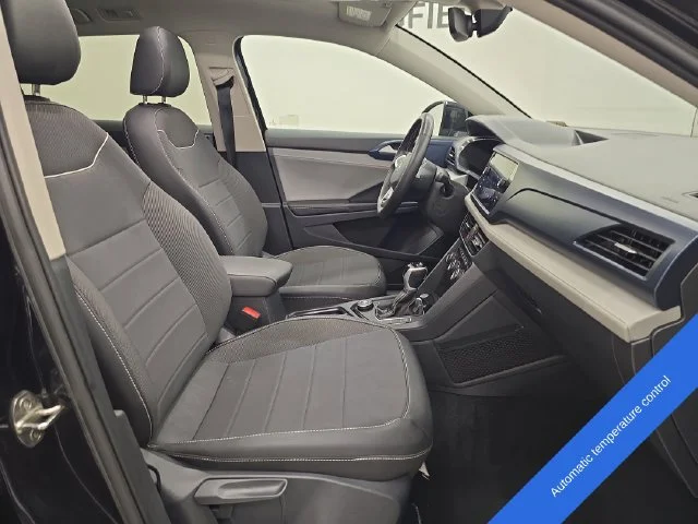 Used 2024 Deep Black Pearl Effect Volkswagen 1.5T SE image 9