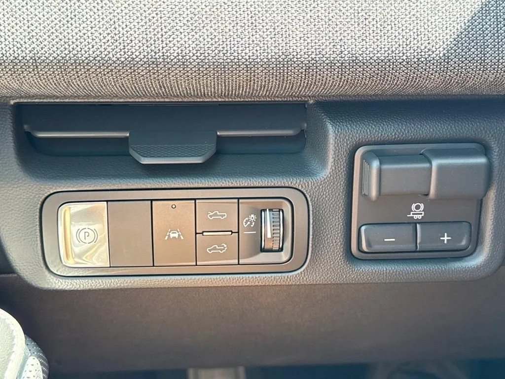 2026 GMC Sierra EV Elevation - Photo 11