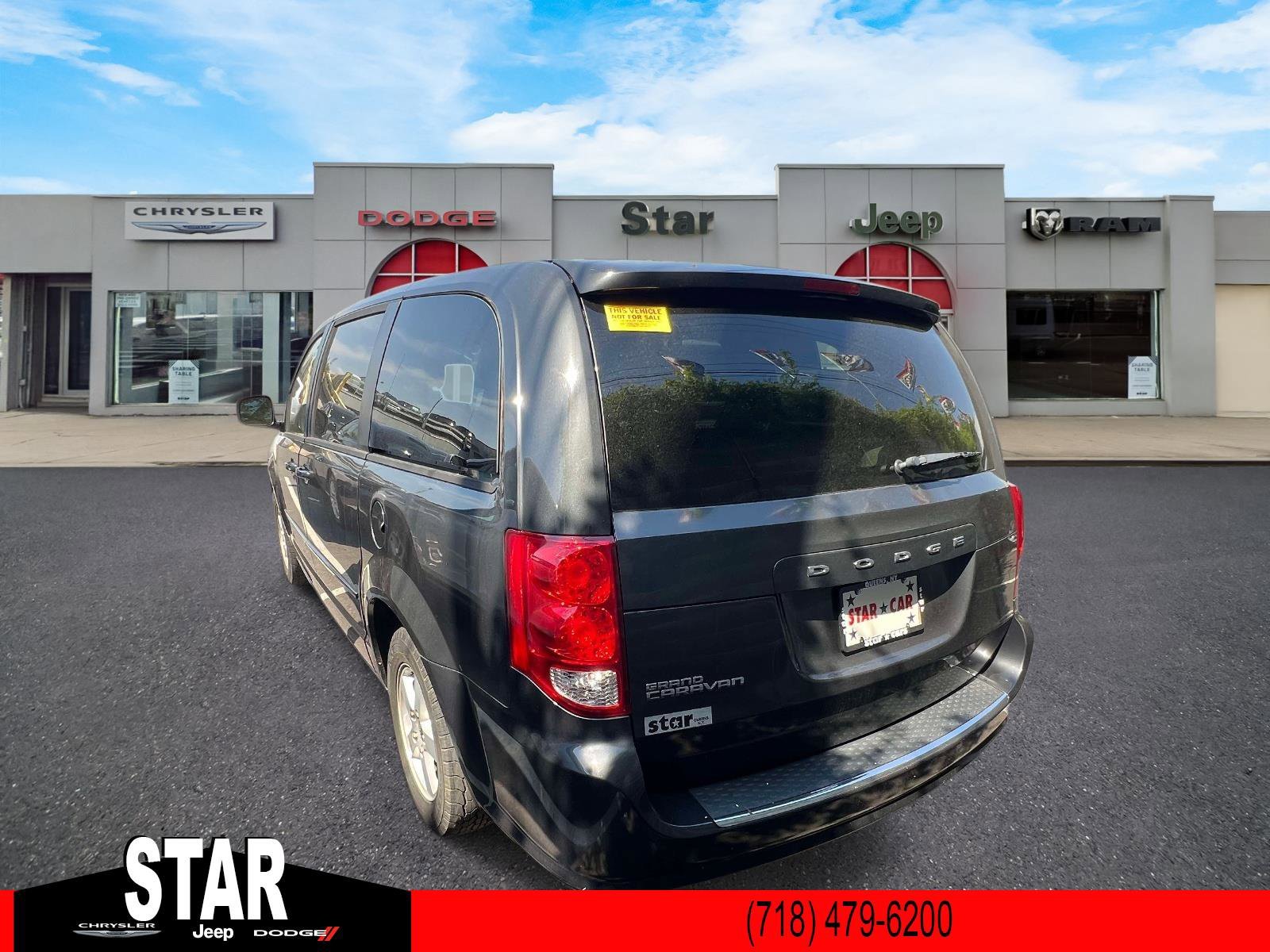Used 2012 Dark Charcoal Pearl Dodge SE image 4