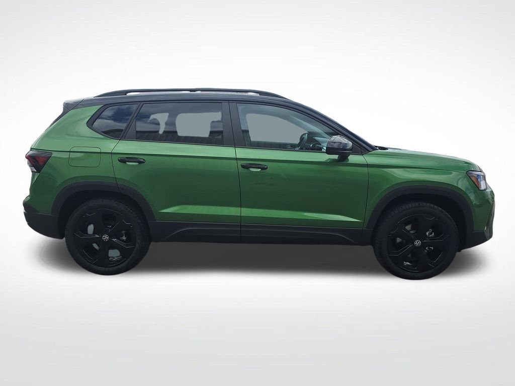 New 2026 Green Volkswagen 1.5T SE Black image 4