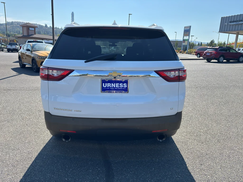 Used 2018 Summit White Chevrolet LT Cloth image 7