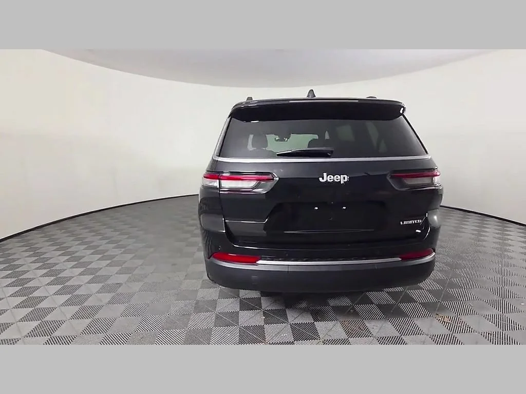 New 2026 Diamond Black Crystal Pearl-Coat Exterior Paint Jeep Limited image 29