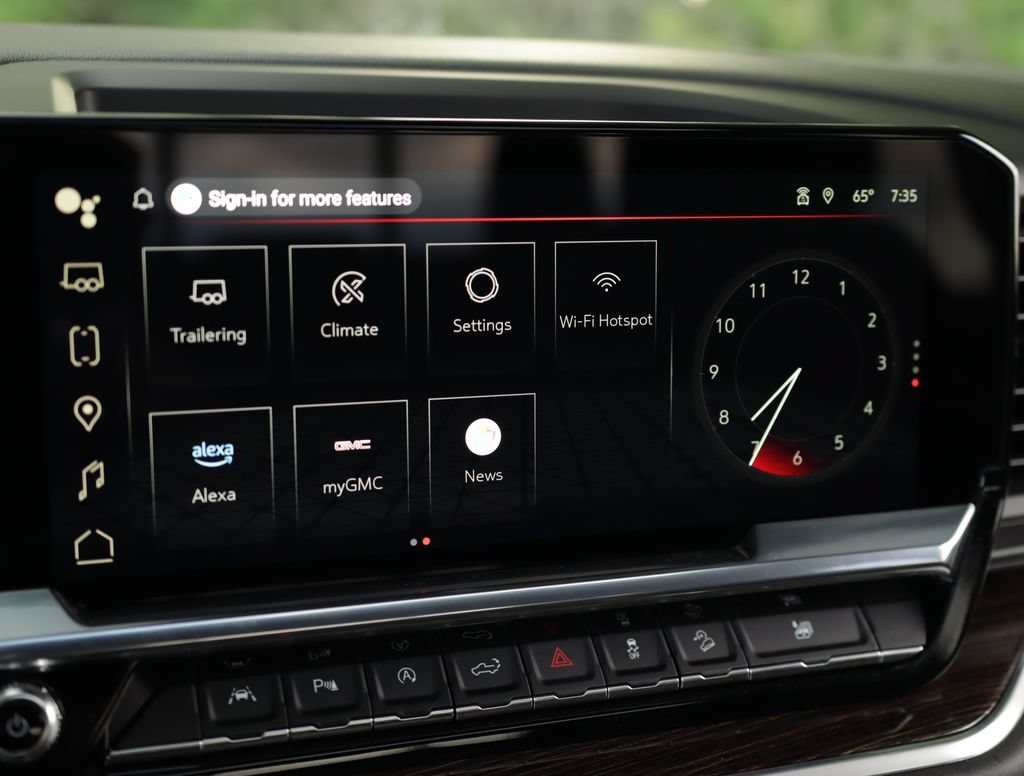 Used 2025 Summit White GMC Elevation image 15