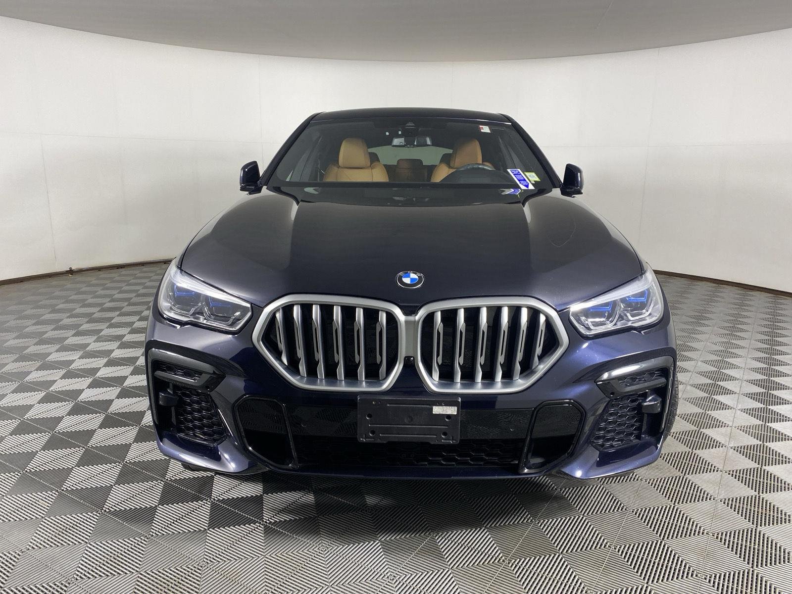 Used 2023 Carbon Black Metallic BMW xDrive40i image 2