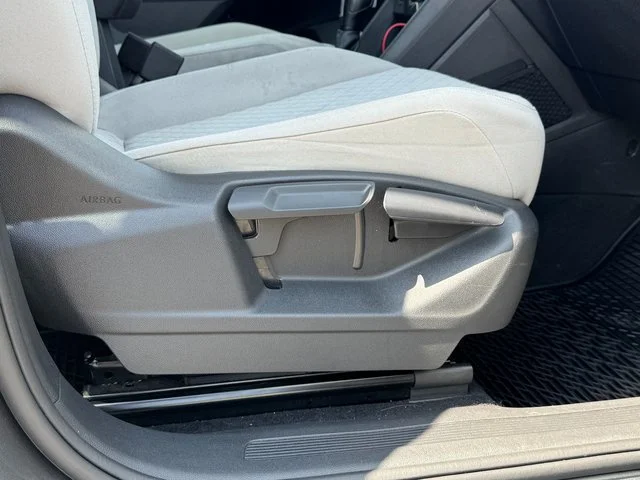 Used 2018 Gray Volkswagen 2.0T S image 25
