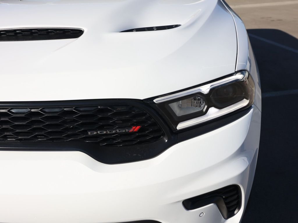 New 2026 White Knuckle Clear-Coat Exterior Paint Dodge GT Premium HEMI V8 image 9