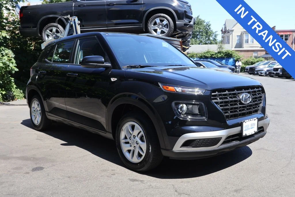 Used 2025 Onyx Black Hyundai SE image 2