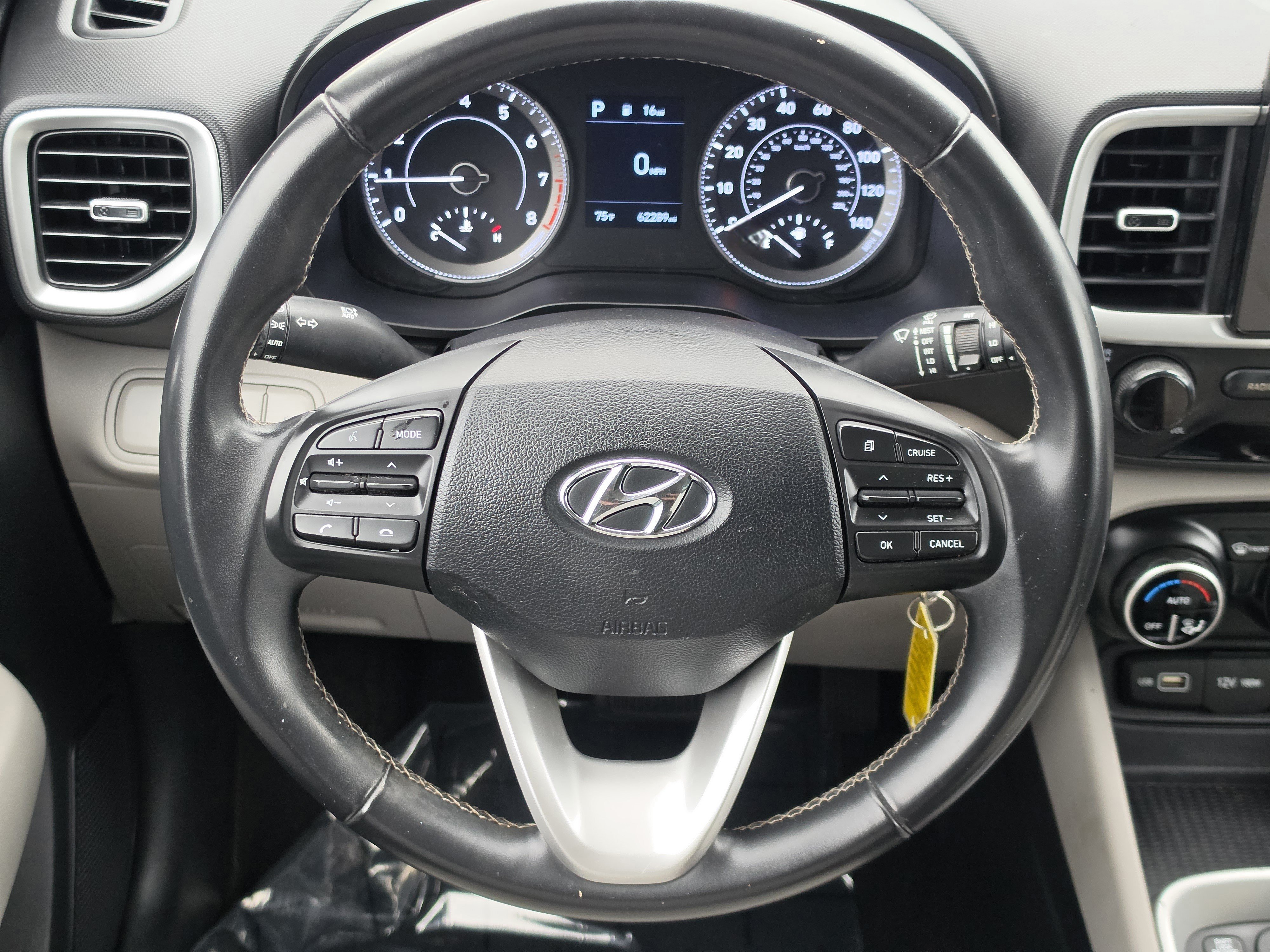 Used 2022 Black Noir Pearl Hyundai SEL image 15