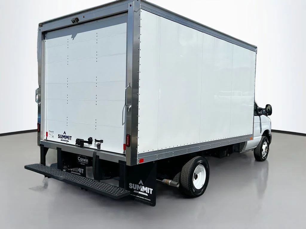 New 2027 Oxford White Ford Base image 12