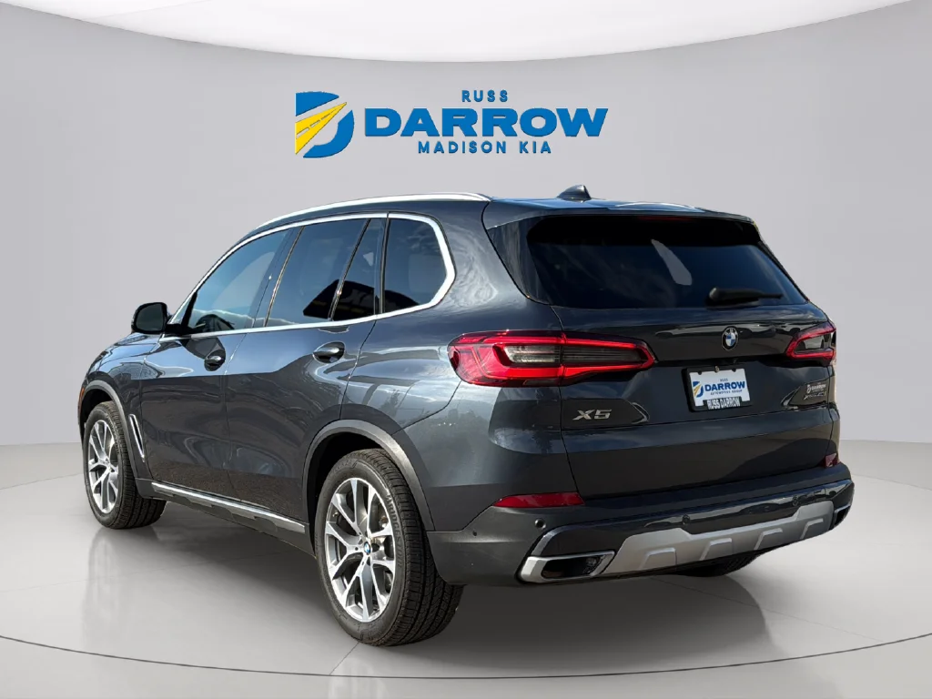 Used 2019 Arctic Gray Metallic BMW xDrive40i image 3