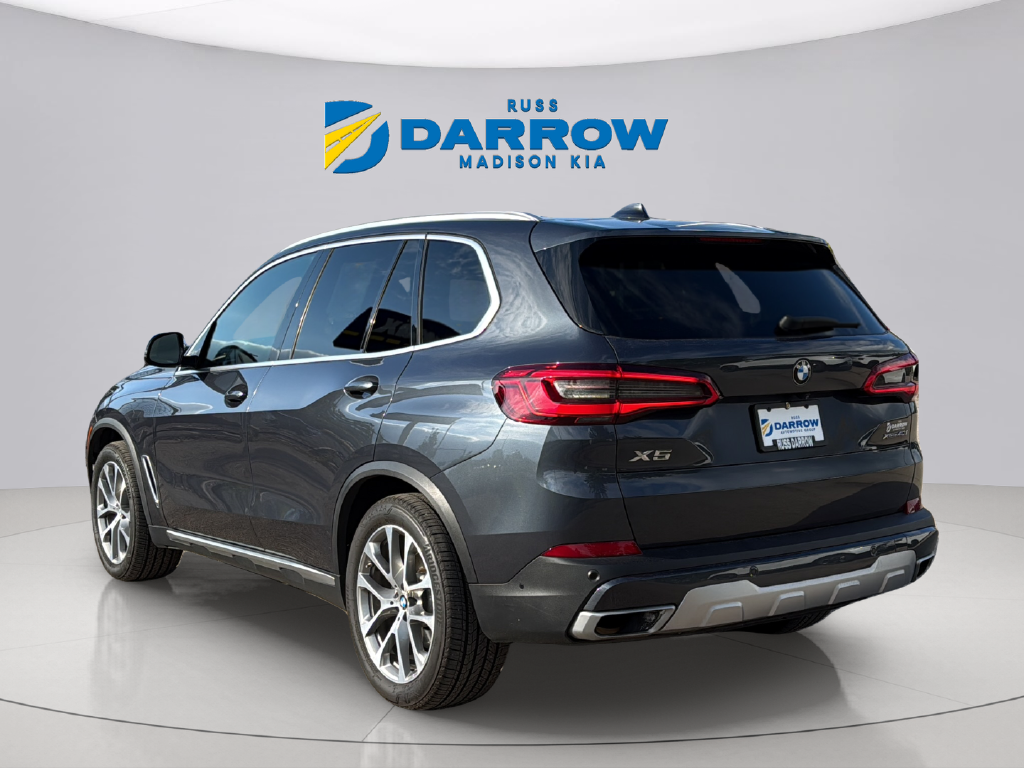 Used 2019 Arctic Gray Metallic BMW xDrive40i image 3