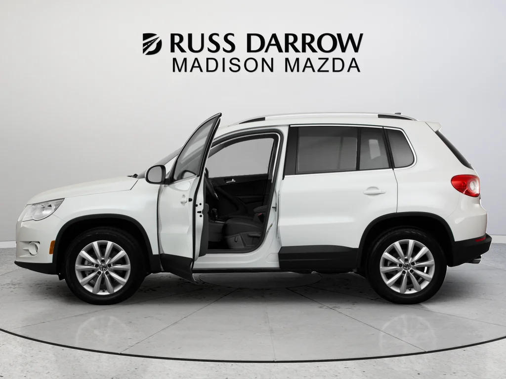 Used 2011 White Volkswagen S image 2