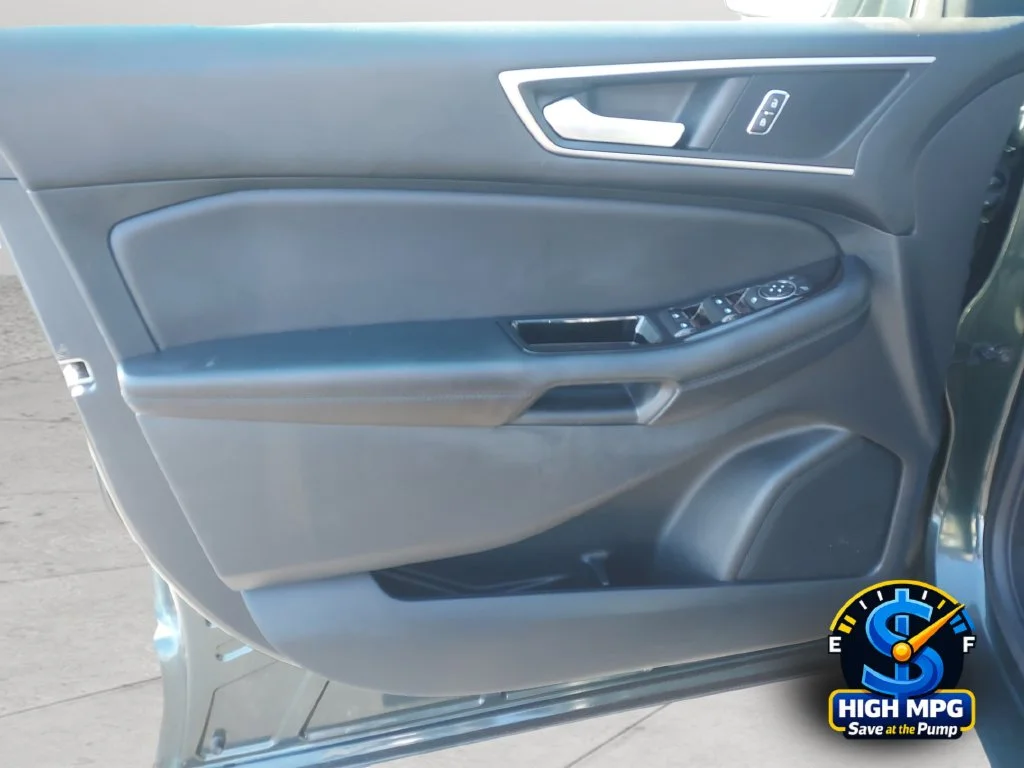 Used 2015 Gray Ford SEL image 28