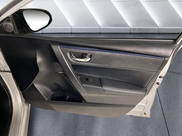 Used 2019 Silver Toyota SE image 15
