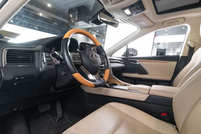 Used 2022 White Lexus 350L image 4