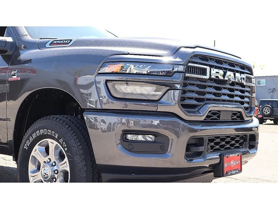 New 2026 Granite Crystal Metallic Clear-Coat Exterior Paint RAM Big Horn image 25
