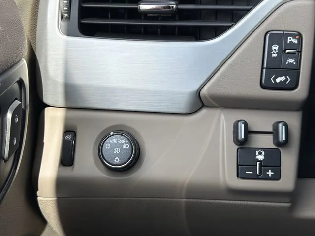 Used 2019 PEPPERDUST METALLIC GMC SLT Standard Edition image 29