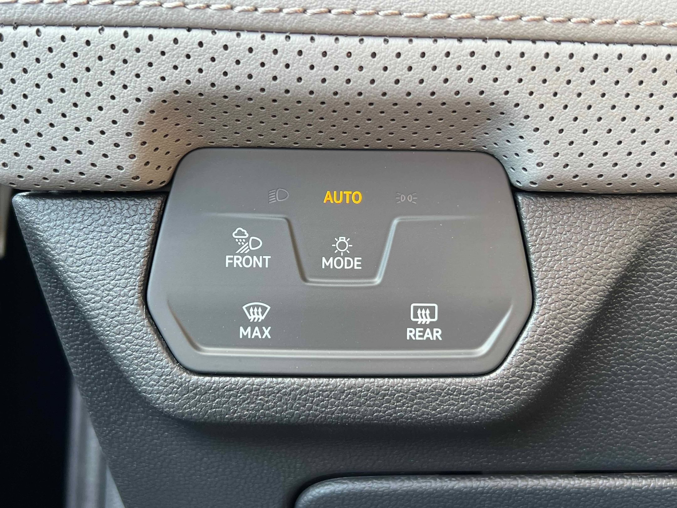 New 2026 Deep Black Volkswagen 2.0T Peak Edition image 35