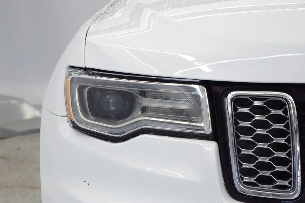 Certified Used 2020 White Jeep Overland image 3
