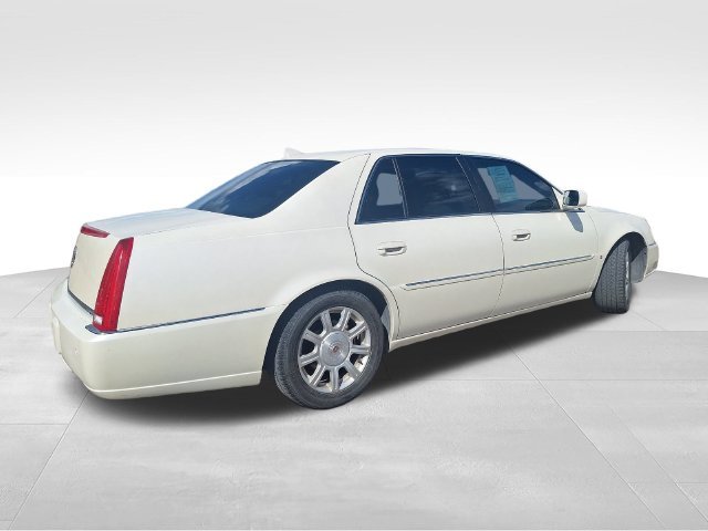 Used 2009 White Cadillac Base image 7