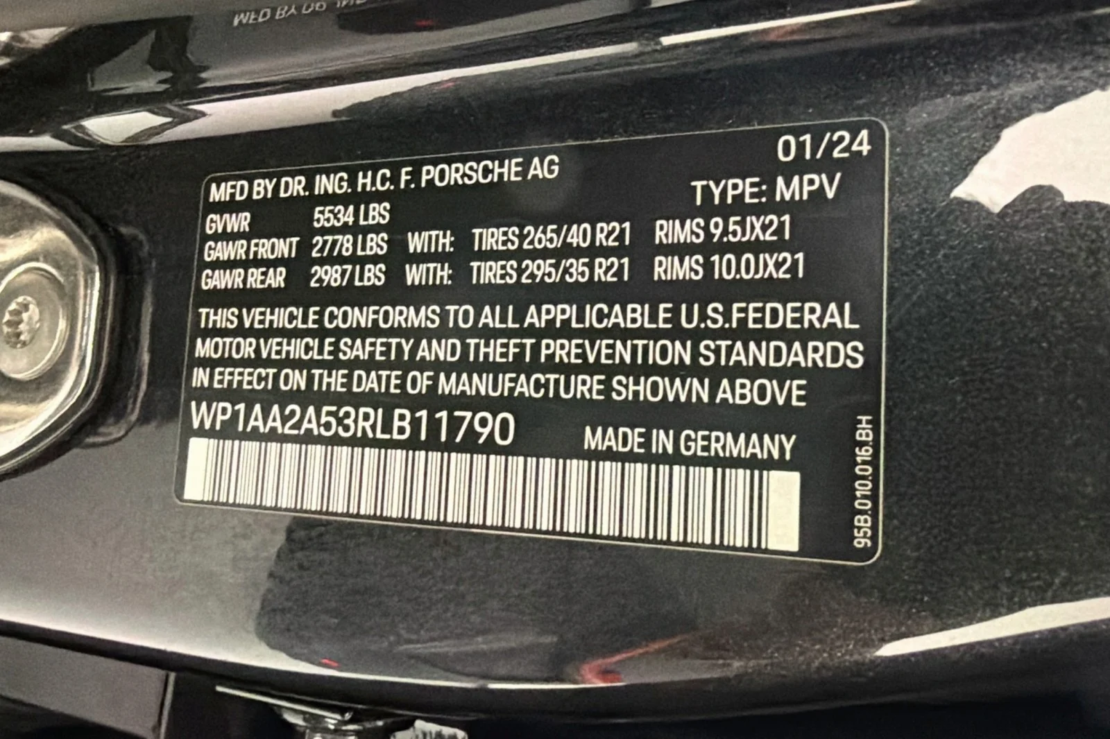 Used 2024 Volcano Grey Metallic Porsche  image 25