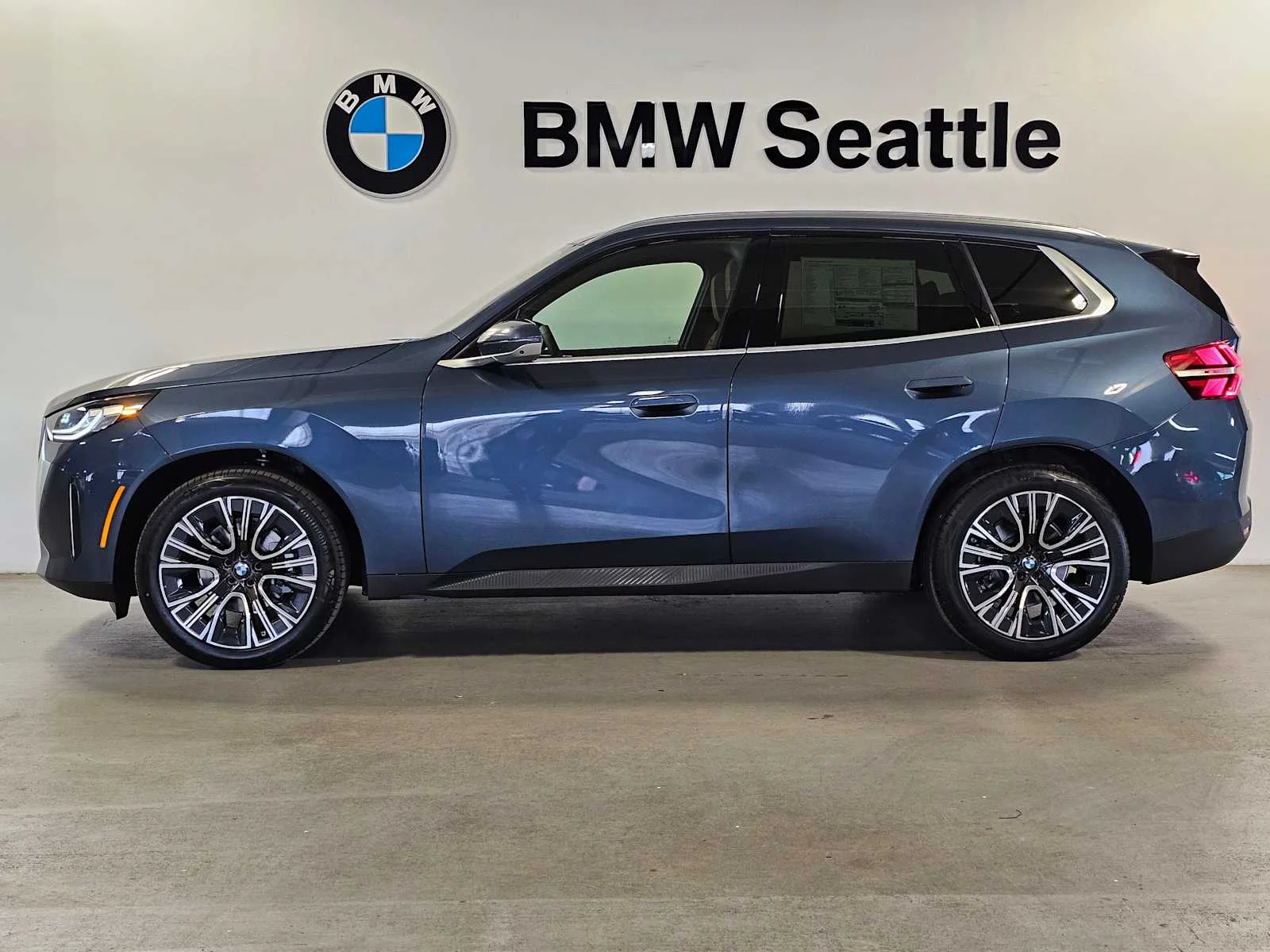 New 2026 Arctic Race Blue metallic BMW 30 xDrive image 3