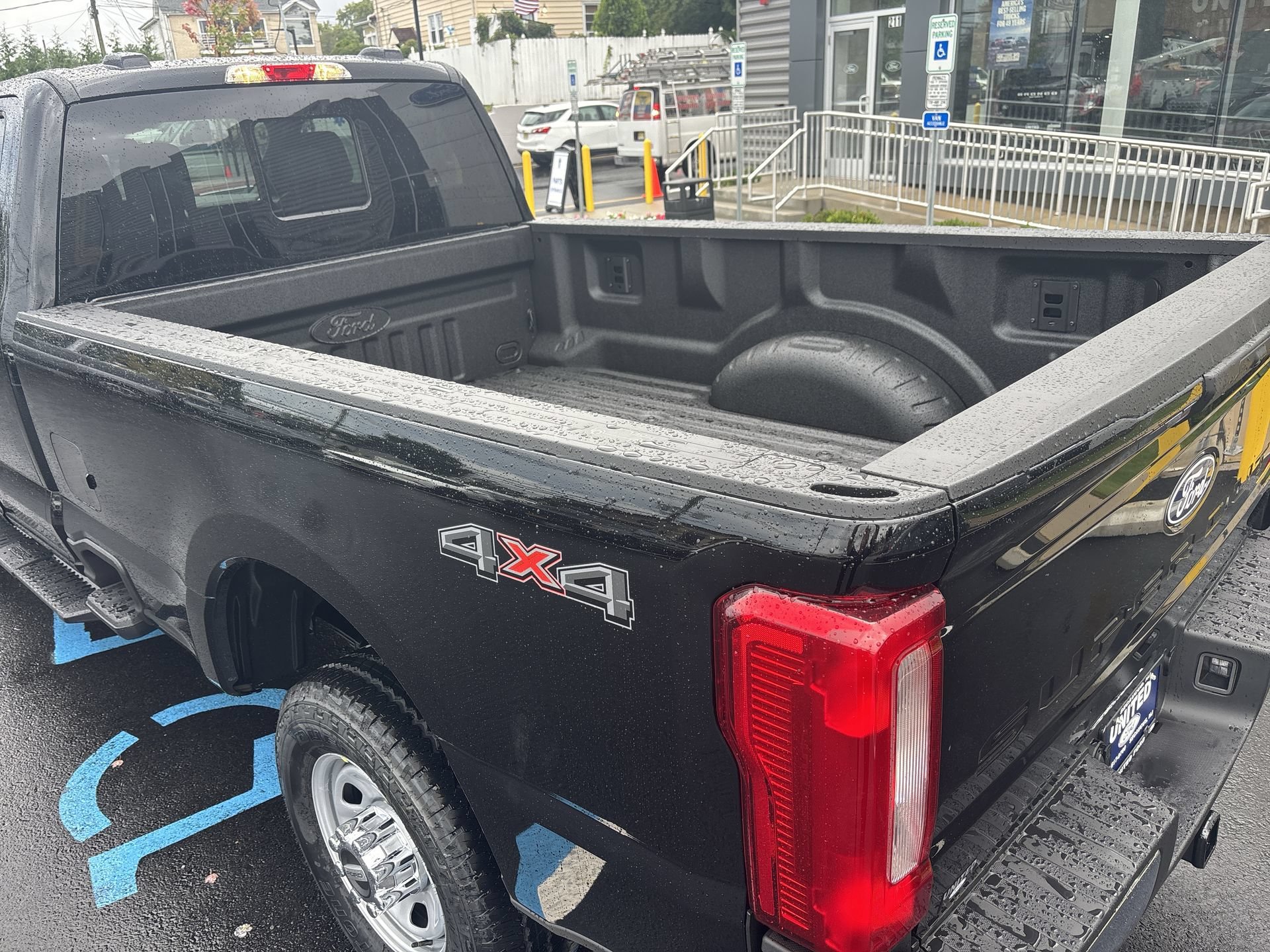 New 2027 Agate Black Metallic Ford F-350® XL image 31