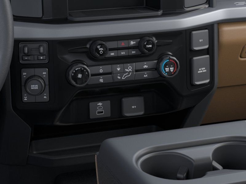 New 2026 Oxford White Ford F-250® XLT image 15