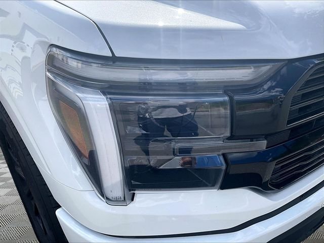 Used 2025 White Ford Platinum image 32