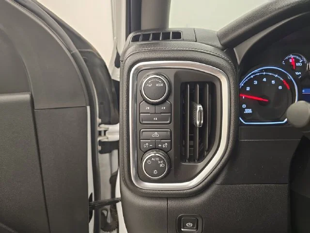 Used 2020 Summit White Chevrolet LT image 31