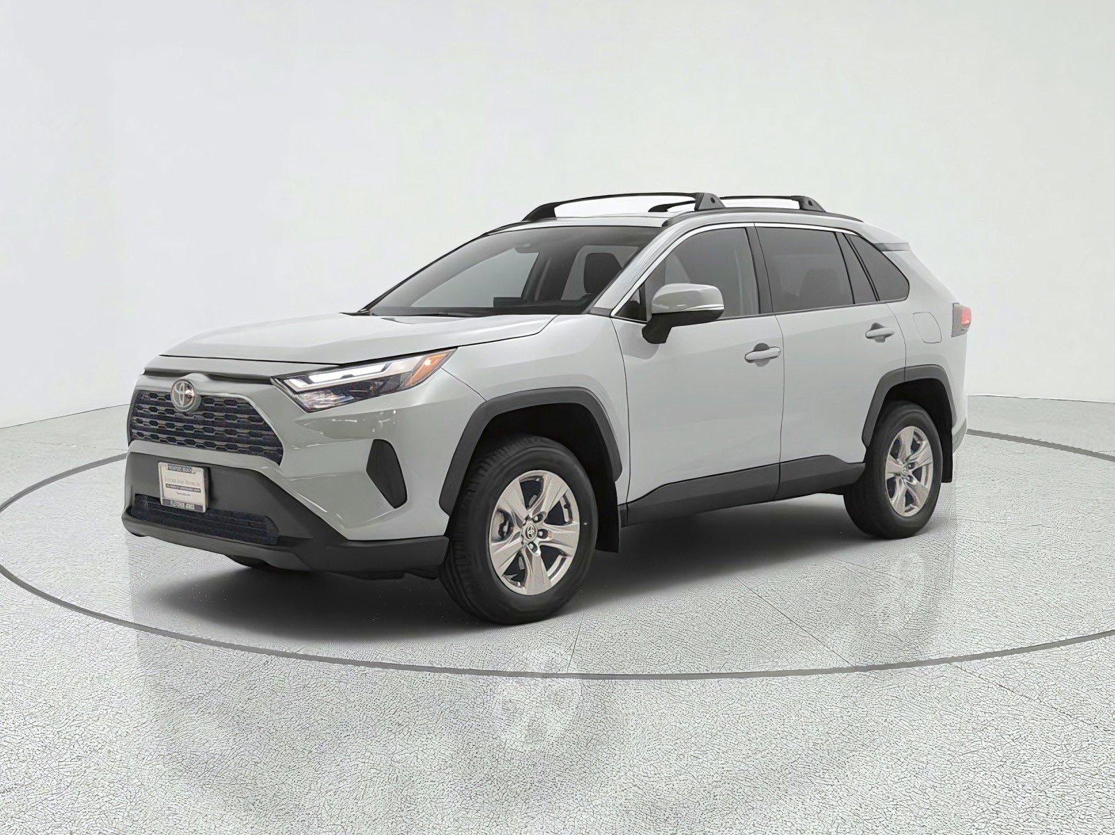 Used 2023 Lunar Rock Toyota XLE FWD (Natl) image 1