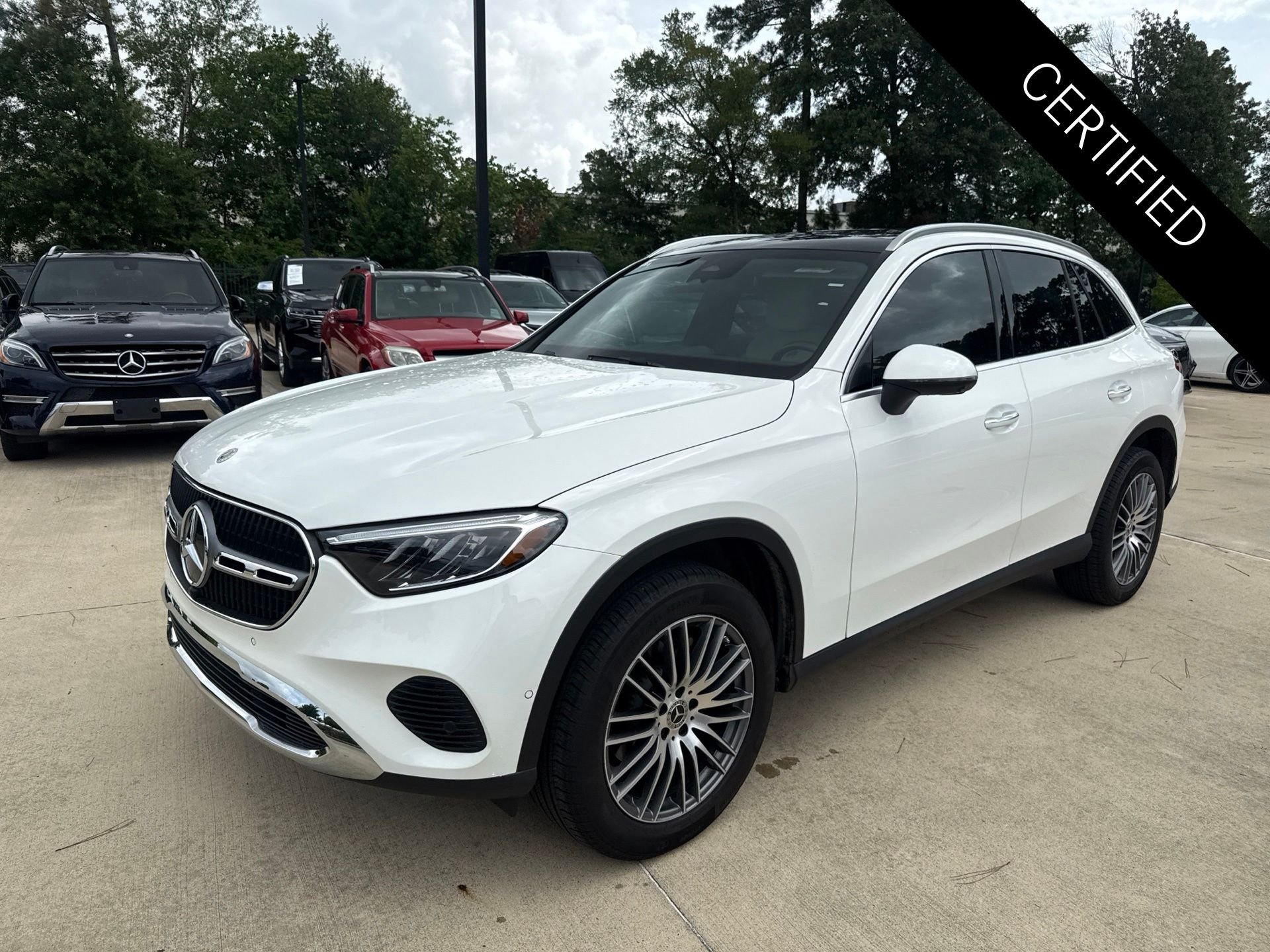 Certified Used 2026 Polar White Mercedes-Benz GLC 300 image 8