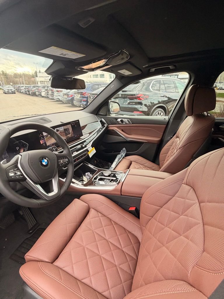 New 2026 Dravit Grey Metallic BMW xDrive40i image 5