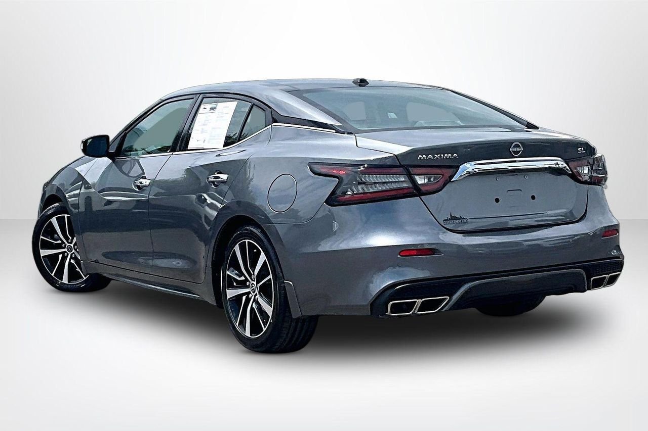 Used 2023 Gun Metallic Nissan SL image 5
