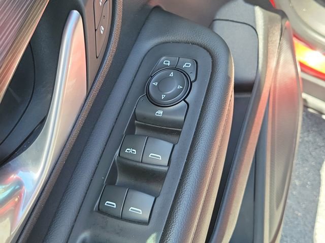 Used 2022 Red GMC SLE image 21