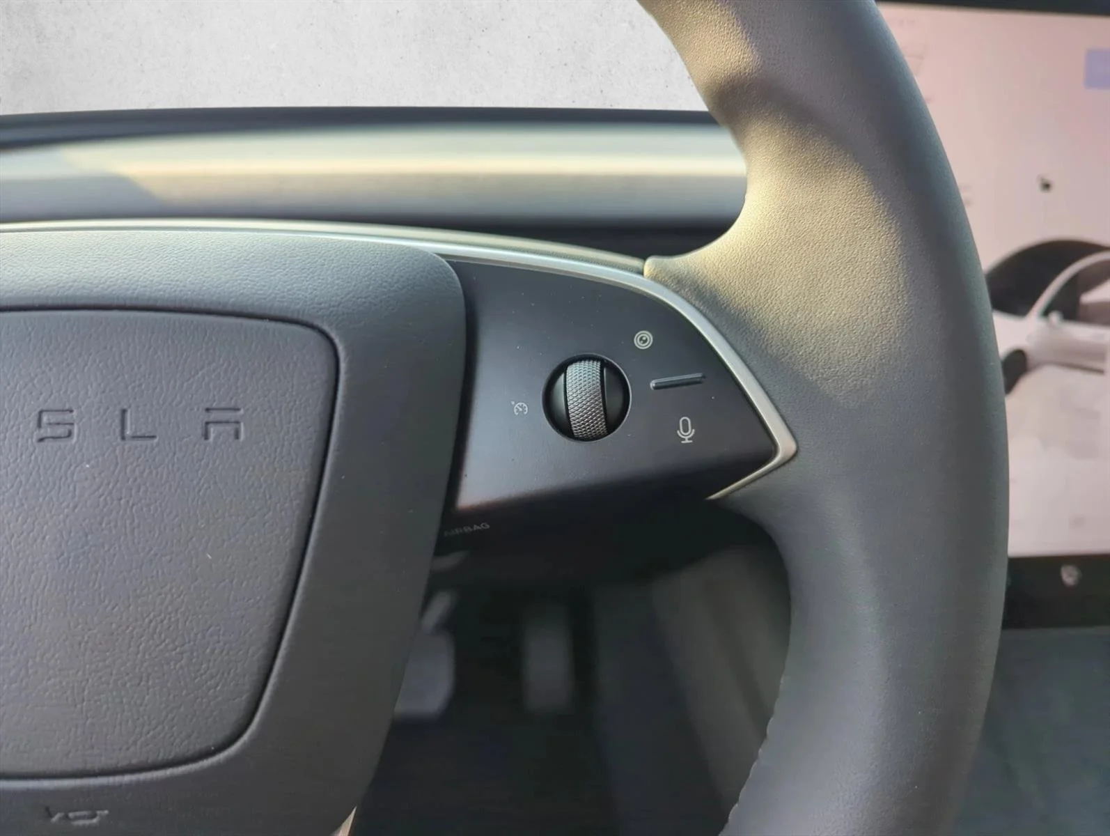 Used 2025 White Tesla Standard image 12